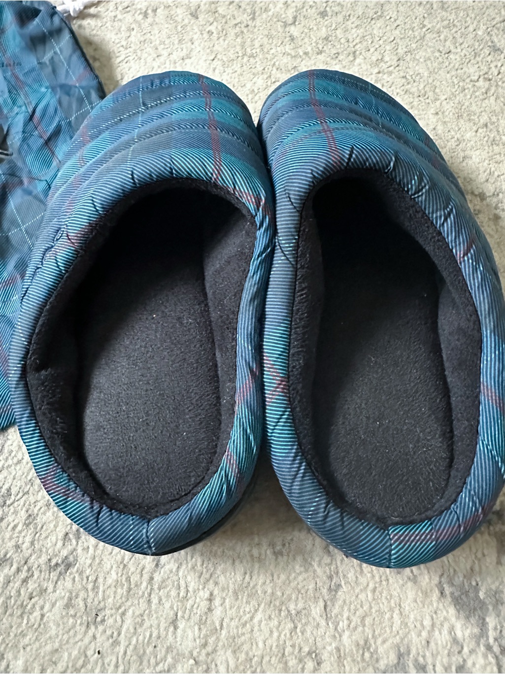 Subu Slippers With A Bag || Big Kids Size 3.5 - 4.5 — image 2 of 8
